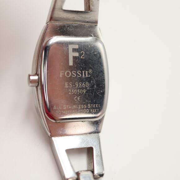 Fossil Womens Pink Barrel 18mm Dial Silver Tone Watch ES9860 with New Battery - Picture 15 of 15
